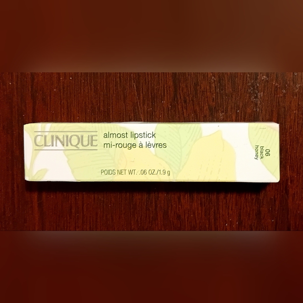 Clinique Almost Lipstick (with complimentary sheet mask ✨️)